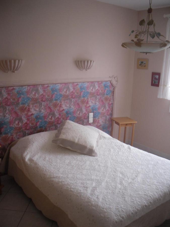 Bed and Breakfast Domaine De La Pendule Issel Экстерьер фото